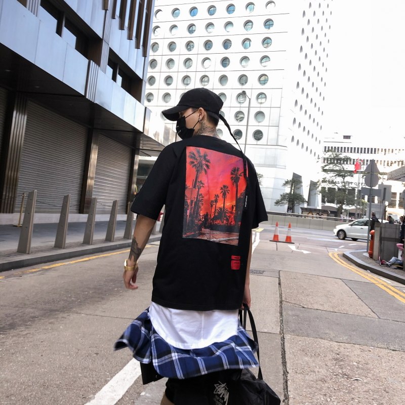 Chill Men's Short Sleeve T-Shirt with Coconut Tree Print